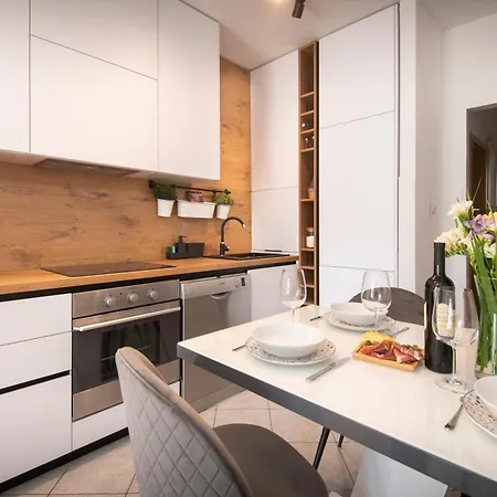 Petado Apartment Split
